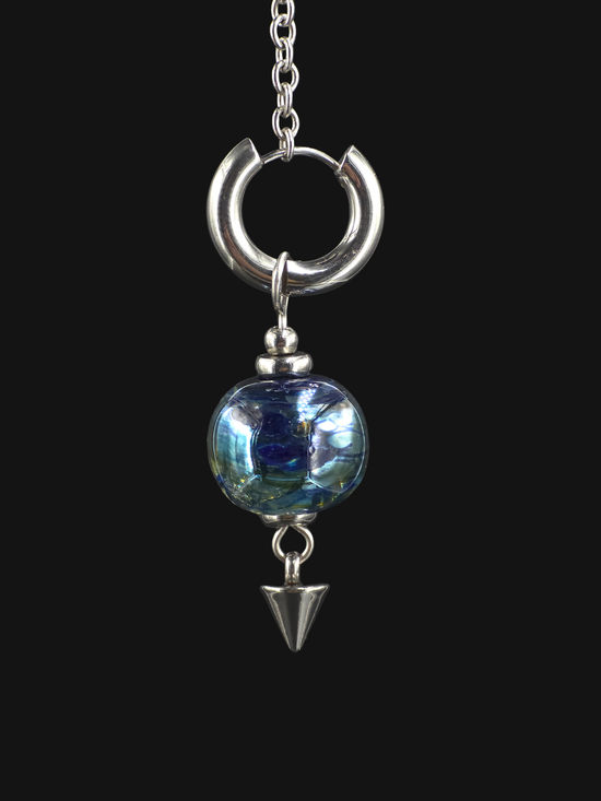 Boucle d'oreille en verre filé au chalumeau